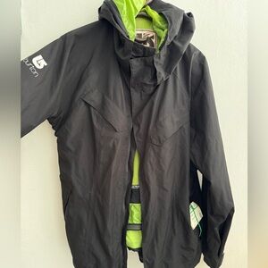 Burton snowboard jacket size large women’s
